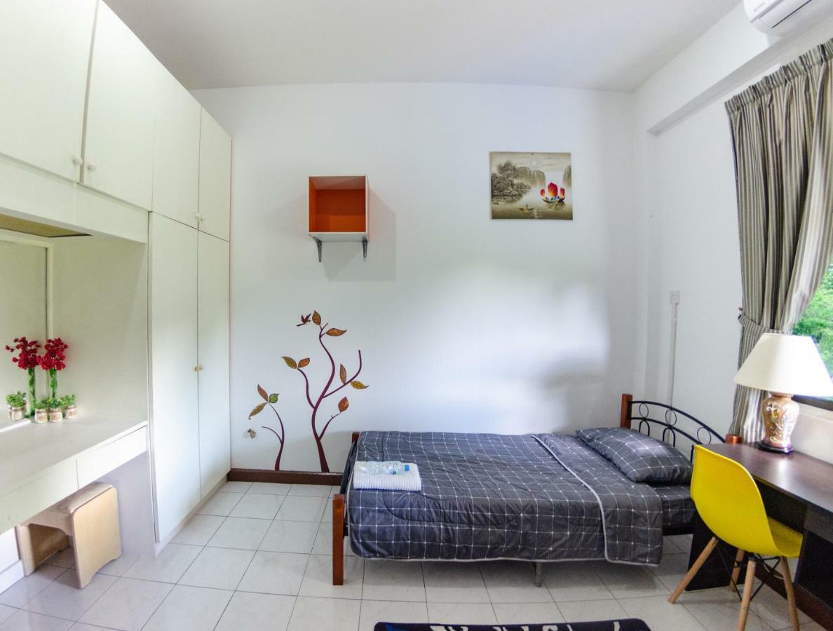 Poni Homestay Muara Exterior foto