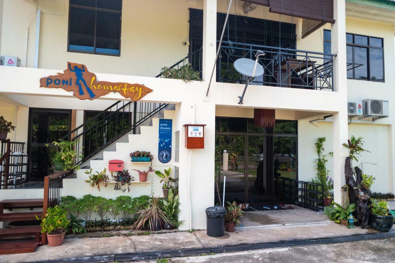 Poni Homestay Muara Exterior foto