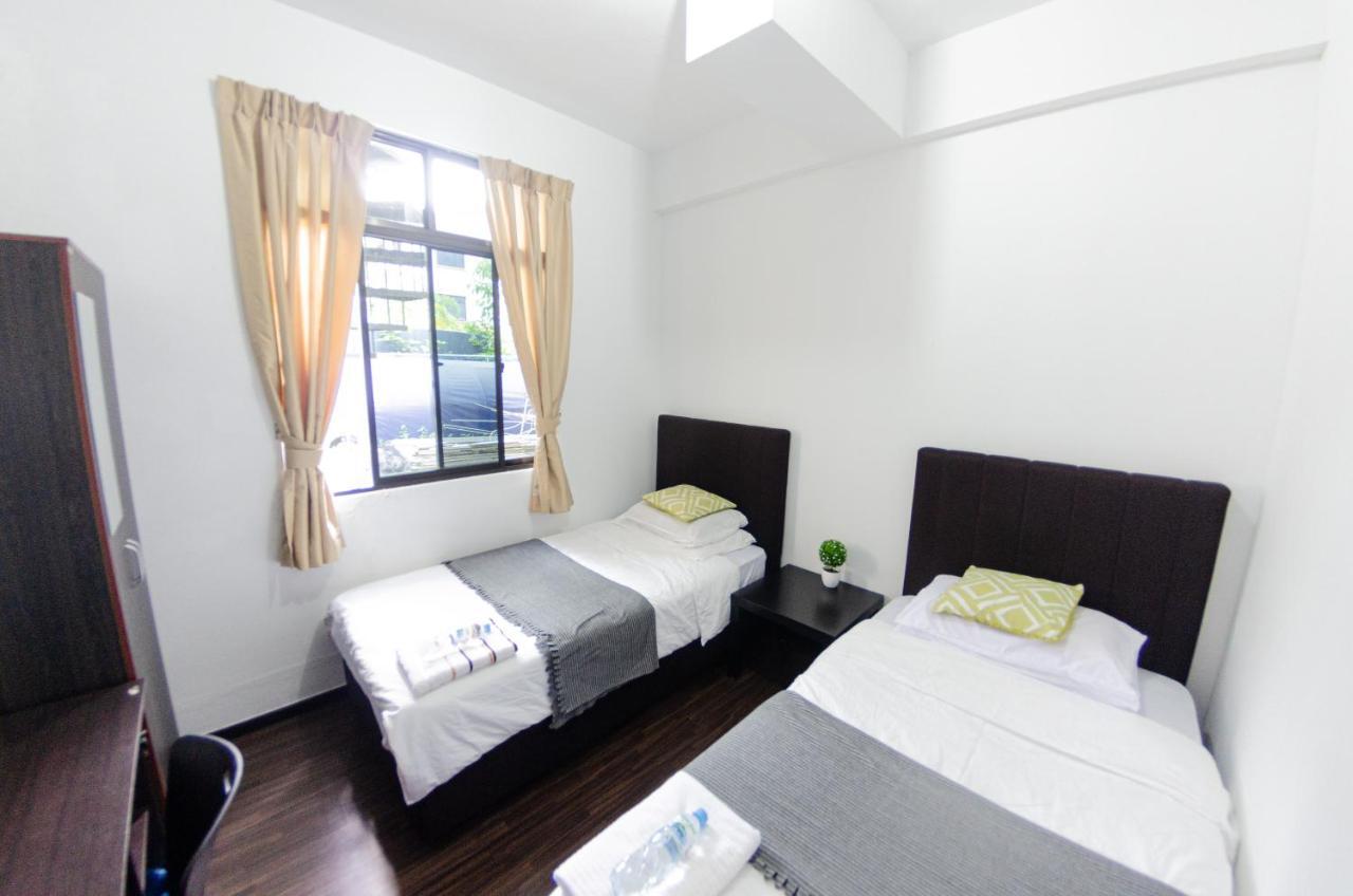 Poni Homestay Muara Exterior foto